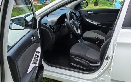 Hyundai Solaris II рестайлинг, 2013 год, 939 000 рублей, 13 фотография