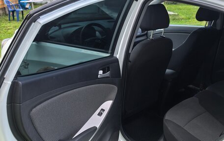 Hyundai Solaris II рестайлинг, 2013 год, 939 000 рублей, 15 фотография