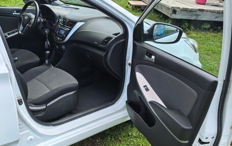 Hyundai Solaris II рестайлинг, 2013 год, 939 000 рублей, 19 фотография