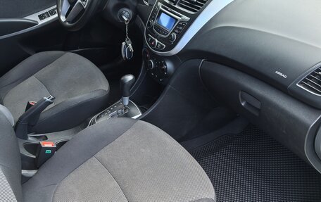Hyundai Solaris II рестайлинг, 2013 год, 939 000 рублей, 20 фотография