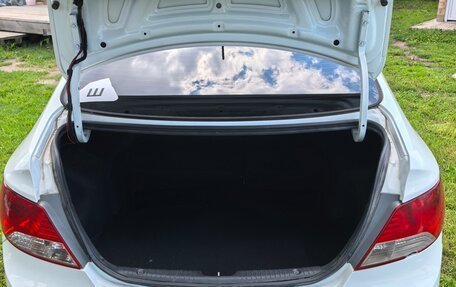 Hyundai Solaris II рестайлинг, 2013 год, 939 000 рублей, 22 фотография