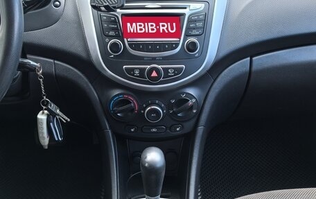 Hyundai Solaris II рестайлинг, 2013 год, 939 000 рублей, 23 фотография