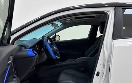 Toyota C-HR I рестайлинг, 2022 год, 1 790 325 рублей, 12 фотография