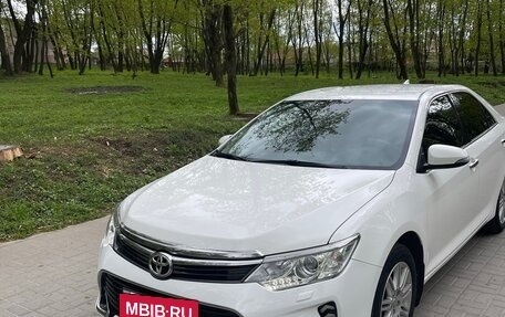 Toyota Camry, 2014 год, 2 800 000 рублей, 2 фотография