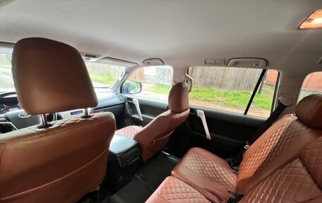Toyota Land Cruiser Prado 150 рестайлинг 2, 2021 год, 5 300 000 рублей, 7 фотография