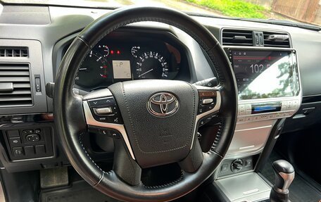 Toyota Land Cruiser Prado 150 рестайлинг 2, 2021 год, 5 300 000 рублей, 8 фотография