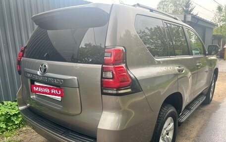 Toyota Land Cruiser Prado 150 рестайлинг 2, 2021 год, 5 300 000 рублей, 11 фотография