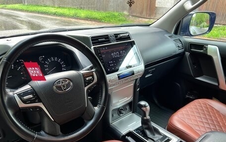 Toyota Land Cruiser Prado 150 рестайлинг 2, 2021 год, 5 300 000 рублей, 9 фотография