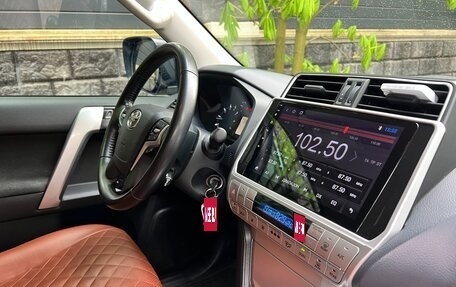 Toyota Land Cruiser Prado 150 рестайлинг 2, 2021 год, 5 300 000 рублей, 5 фотография