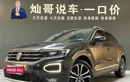 Volkswagen T-Roc I, 2022 год, 1 532 000 рублей, 2 фотография