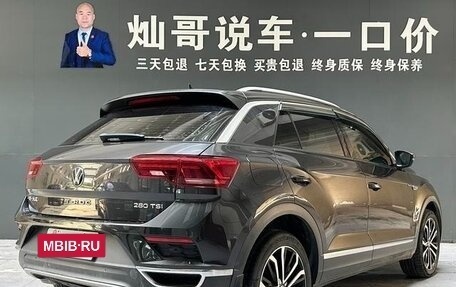 Volkswagen T-Roc I, 2022 год, 1 532 000 рублей, 3 фотография
