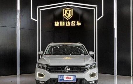 Volkswagen T-Roc I, 2022 год, 1 483 400 рублей, 2 фотография