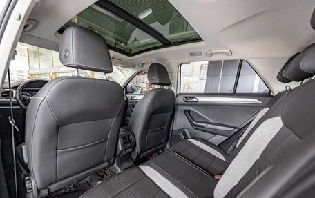 Volkswagen T-Roc I, 2022 год, 1 483 400 рублей, 10 фотография