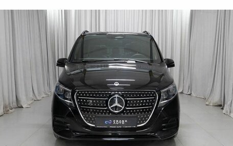 Mercedes-Benz V-Класс, 2024 год, 18 200 000 рублей, 2 фотография