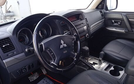 Mitsubishi Pajero IV, 2013 год, 2 370 000 рублей, 19 фотография
