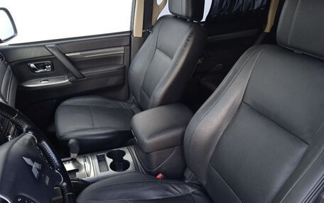 Mitsubishi Pajero IV, 2013 год, 2 370 000 рублей, 20 фотография