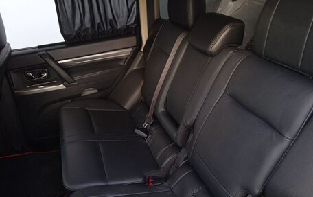 Mitsubishi Pajero IV, 2013 год, 2 370 000 рублей, 22 фотография