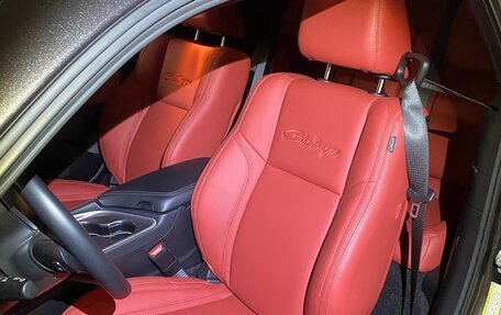 Dodge Challenger III рестайлинг 2, 2020 год, 4 200 000 рублей, 9 фотография