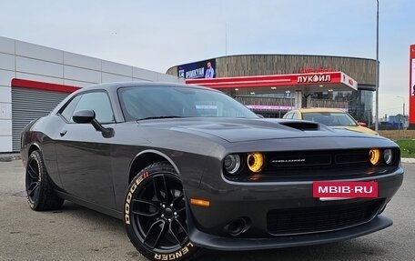 Dodge Challenger III рестайлинг 2, 2020 год, 4 200 000 рублей, 5 фотография