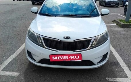 KIA Rio III рестайлинг, 2014 год, 650 000 рублей, 2 фотография