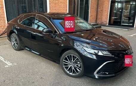 Toyota Camry, 2023 год, 3 850 000 рублей, 2 фотография