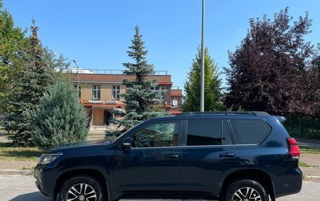 Toyota Land Cruiser Prado 150 рестайлинг 2, 2019 год, 4 900 000 рублей, 2 фотография