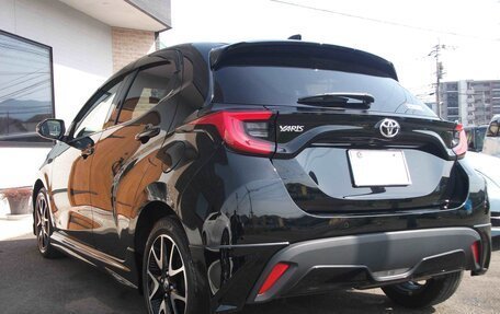 Toyota Yaris, 2021 год, 1 030 000 рублей, 7 фотография