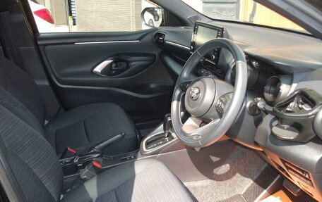 Toyota Yaris, 2021 год, 1 030 000 рублей, 14 фотография
