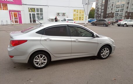 Hyundai Solaris II рестайлинг, 2012 год, 850 000 рублей, 9 фотография
