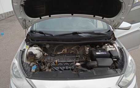 Hyundai Solaris II рестайлинг, 2012 год, 850 000 рублей, 8 фотография