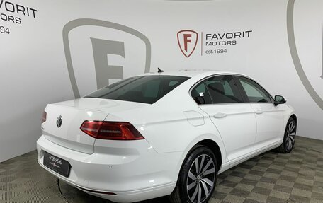 Volkswagen Passat B8 рестайлинг, 2019 год, 2 199 000 рублей, 6 фотография