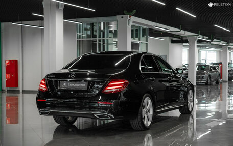 Mercedes-Benz E-Класс, 2018 год, 3 350 000 рублей, 5 фотография