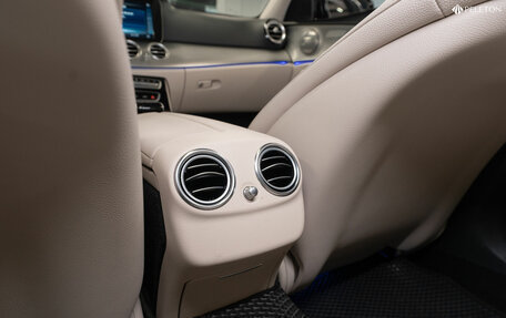 Mercedes-Benz E-Класс, 2018 год, 3 350 000 рублей, 14 фотография