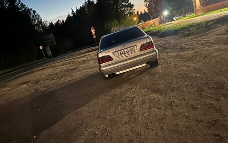 Mercedes-Benz E-Класс, 1998 год, 350 000 рублей, 10 фотография