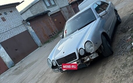 Mercedes-Benz E-Класс, 1998 год, 350 000 рублей, 5 фотография