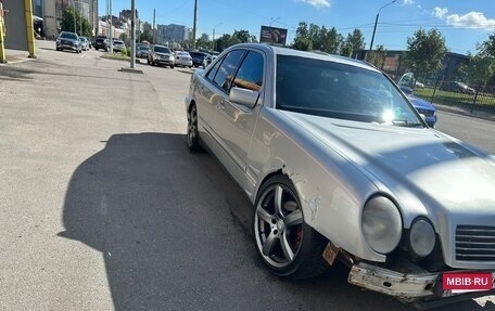 Mercedes-Benz E-Класс, 1998 год, 350 000 рублей, 9 фотография
