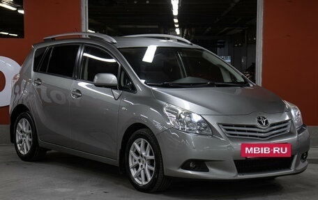 Toyota Verso I, 2012 год, 949 000 рублей, 3 фотография