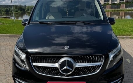 Mercedes-Benz V-Класс, 2020 год, 6 500 000 рублей, 2 фотография