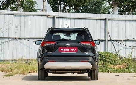 Toyota RAV4, 2025 год, 3 550 000 рублей, 6 фотография