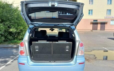 Toyota Corolla Verso I, 2008 год, 995 000 рублей, 10 фотография