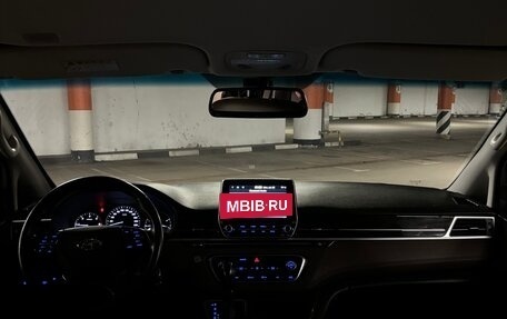Hyundai Grand Starex Grand Starex I рестайлинг 2, 2020 год, 3 350 000 рублей, 14 фотография