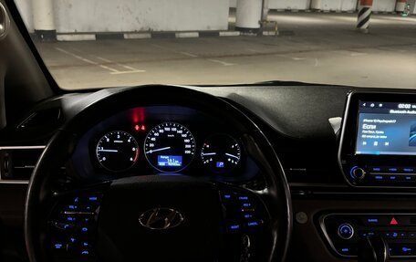 Hyundai Grand Starex Grand Starex I рестайлинг 2, 2020 год, 3 350 000 рублей, 18 фотография