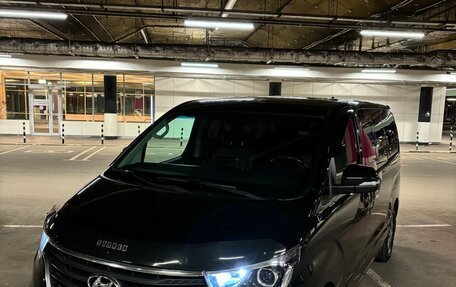 Hyundai Grand Starex Grand Starex I рестайлинг 2, 2020 год, 3 350 000 рублей, 37 фотография