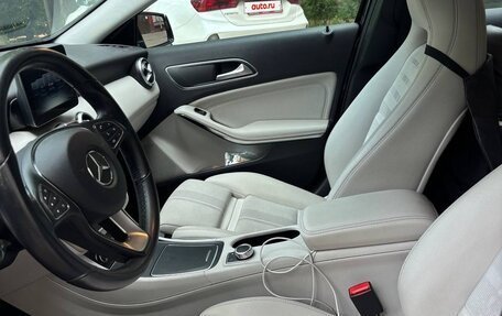 Mercedes-Benz A-Класс, 2017 год, 1 750 000 рублей, 7 фотография