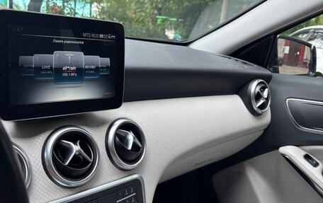 Mercedes-Benz A-Класс, 2017 год, 1 750 000 рублей, 8 фотография
