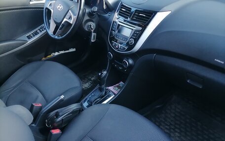 Hyundai Solaris II рестайлинг, 2015 год, 845 000 рублей, 10 фотография