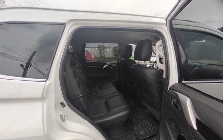 Mitsubishi Pajero Sport III рестайлинг, 2017 год, 3 600 000 рублей, 6 фотография