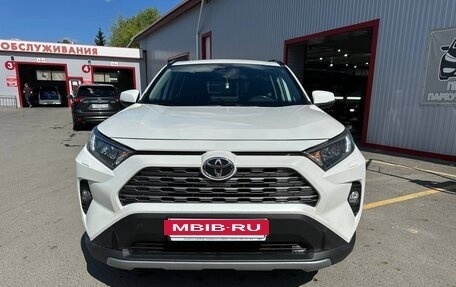 Toyota RAV4, 2020 год, 3 250 000 рублей, 2 фотография