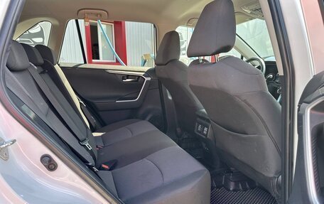 Toyota RAV4, 2020 год, 3 250 000 рублей, 11 фотография