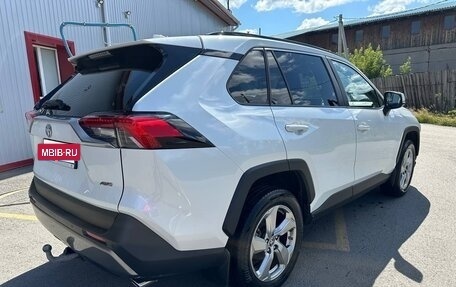 Toyota RAV4, 2020 год, 3 250 000 рублей, 5 фотография
